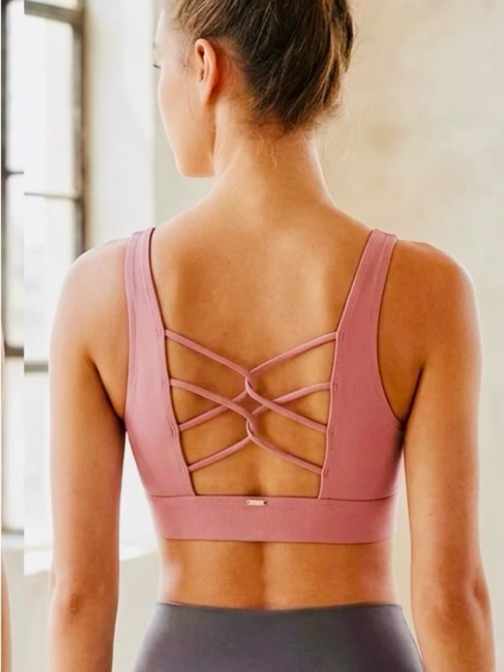 Victoria's Secret PINK SPORT criss-cross strappy-back sports bra SZ.S